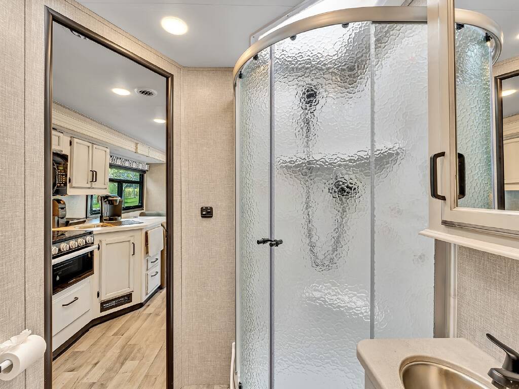 660ef065af1a8a13527325c4.jpg - 2022 Entegra Coach Class C Motorhome rental photo 13