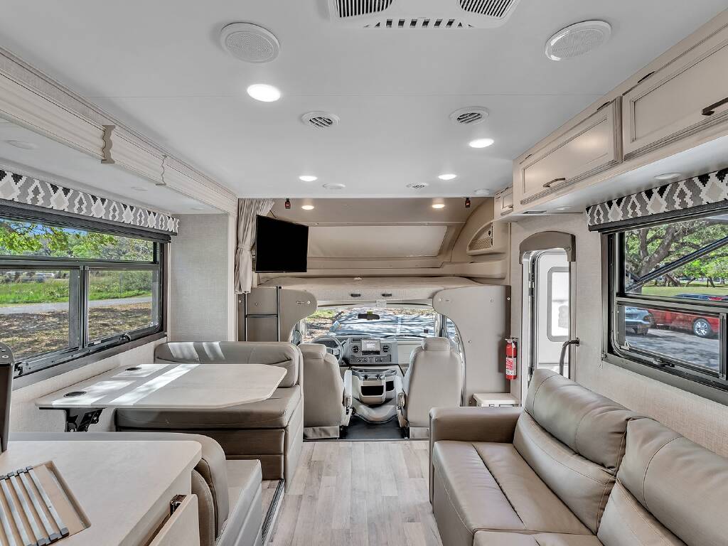 660ef076028af13b817bcc1b.jpg - 2022 Entegra Coach Class C Motorhome rental photo 17