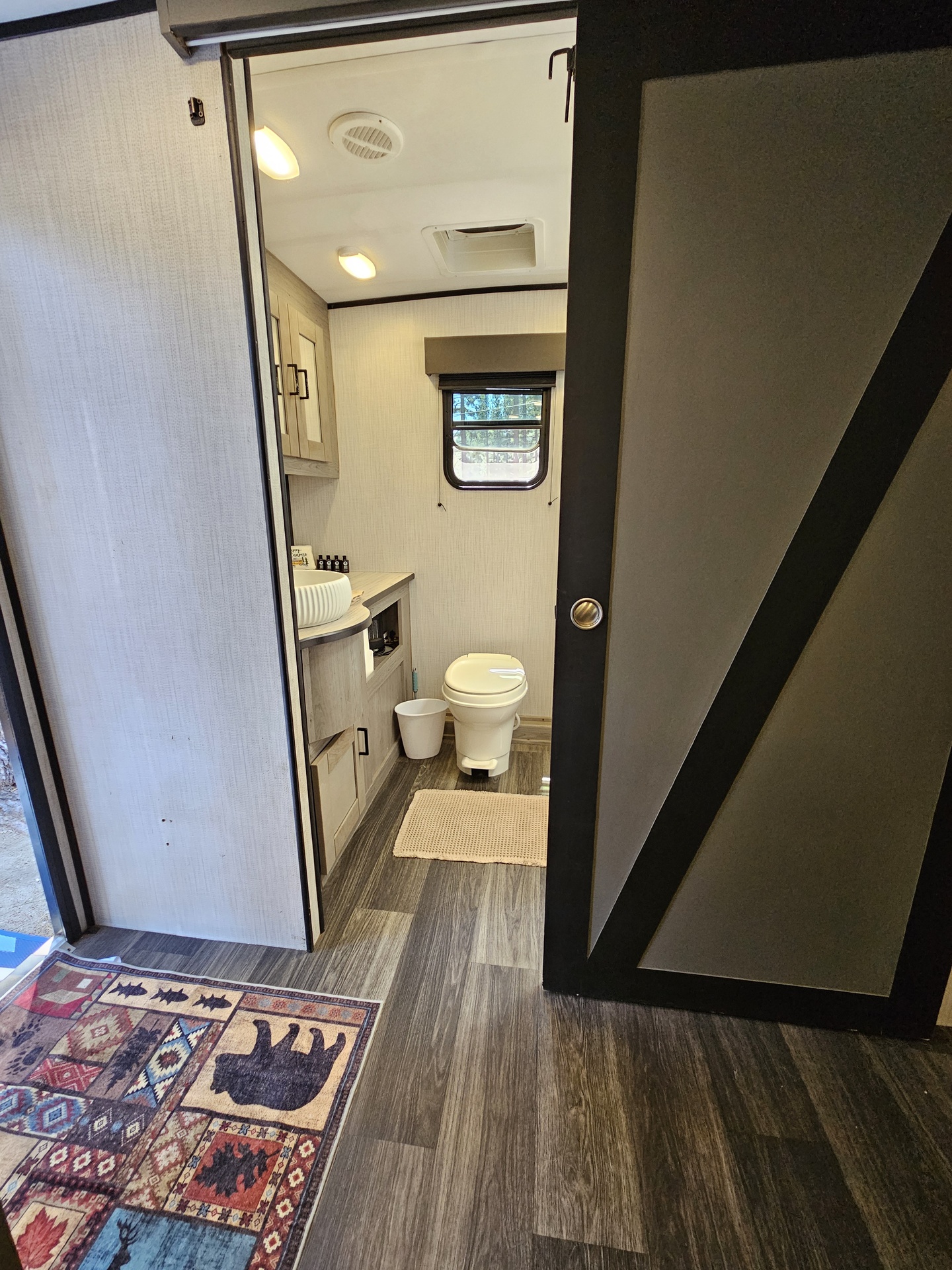 7281.jpg - 2020 Heartland Travel Trailer rental photo 4