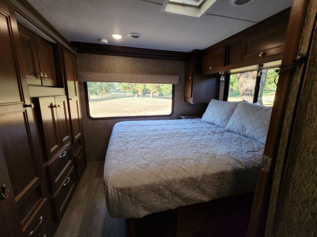 1000006841.jpg - 2018 Forest River Class C Motorhome rental photo 8