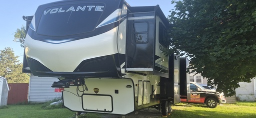 2022 Crossroads Volante Fifth Wheel for rent in Jeffersonville, OH