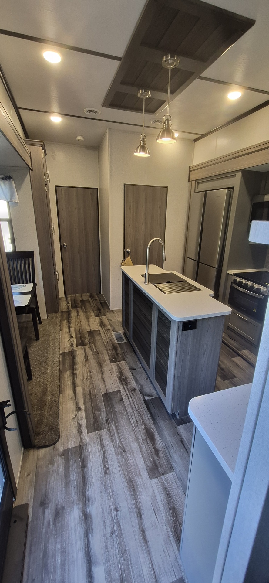 20260821_190648.jpg - 2022 Crossroads Fifth Wheel rental photo 6