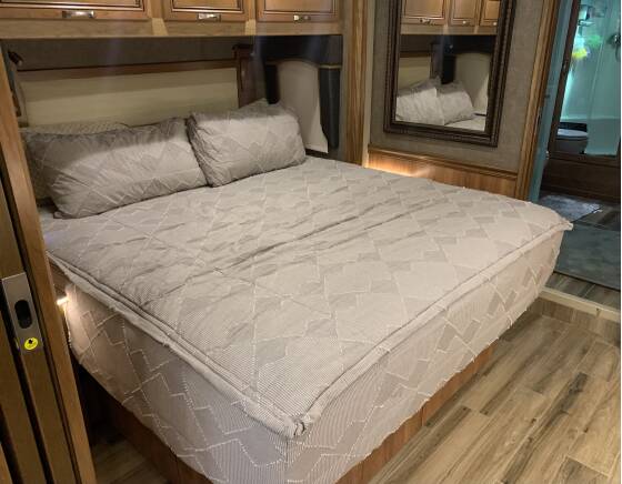 IMG_8947.jpeg - 2017 Entegra Coach Class A Motorhome rental photo 3