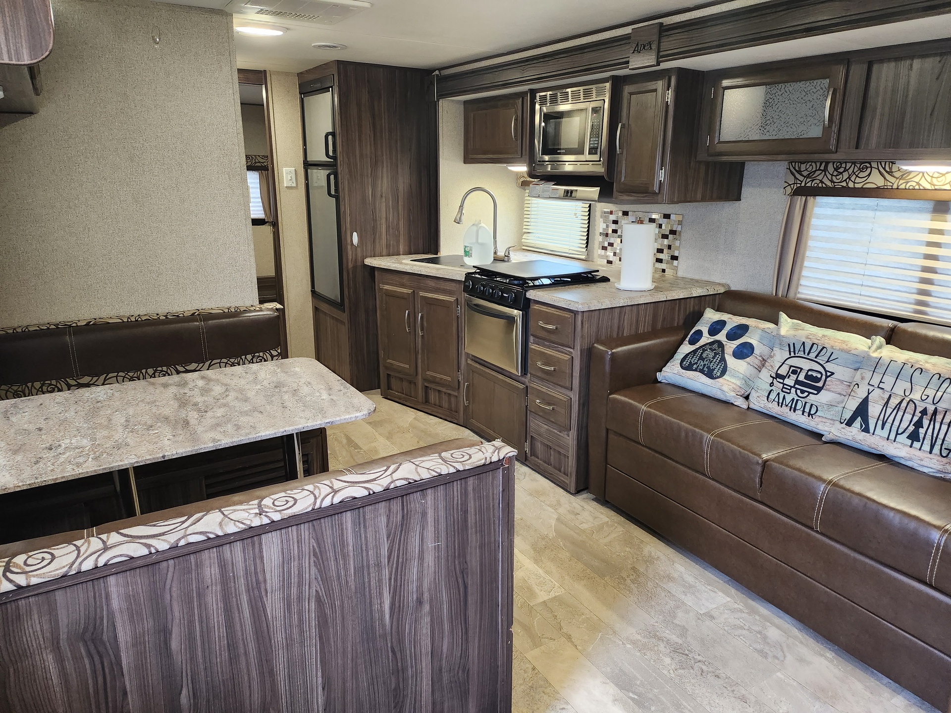 20231011_135128.jpg - 2017 COACHMAN APEX Travel Trailer rental photo 2