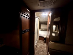 8b3709e5-a0d8-4410-84df-303e3c57f672.jpg thumbnail 5