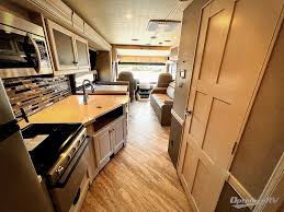 fortis kitchen.jpg - 2021 Fleetwood Class A Motorhome rental photo 3