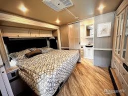Fortis bedroom and bath.jpg thumbnail 4