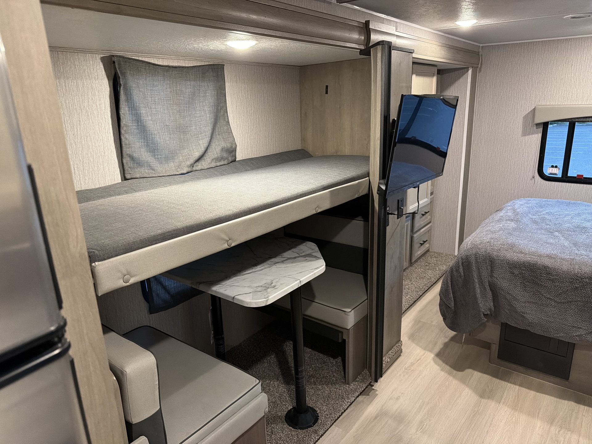 80534813341__B2079B85-0BC6-444F-8B63-96DDD215994F.HEIC.jpg - 2022 Coachmen Class C Motorhome rental photo 7