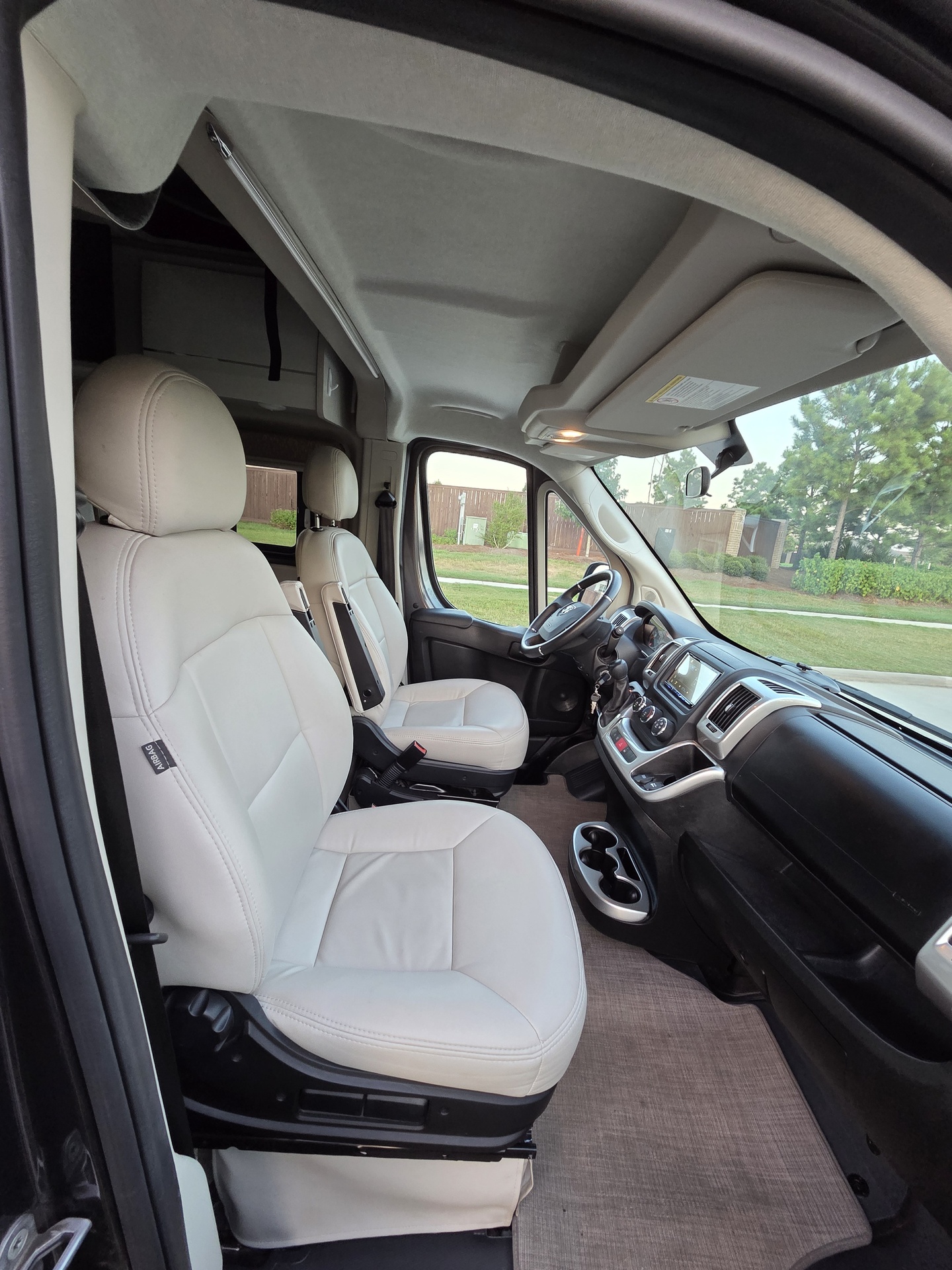 20260802_200115.jpg - 2022 Thor Class B Motorhome rental photo 7
