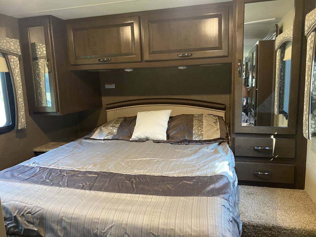 643c7e9d72476f56b63068d2.jpg - 2018 Thor Motor Coach Class C Motorhome rental photo 10