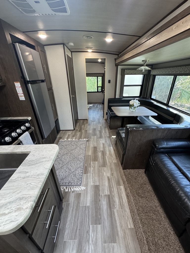 IMG_0819.jpeg - 2020 Happening Travel Trailer rental photo 3
