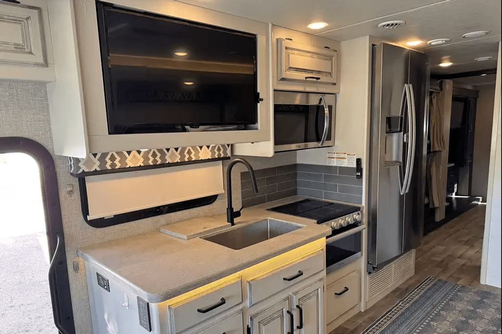 KITCHEN.png - 2022 Jayco Class C Motorhome rental photo 4