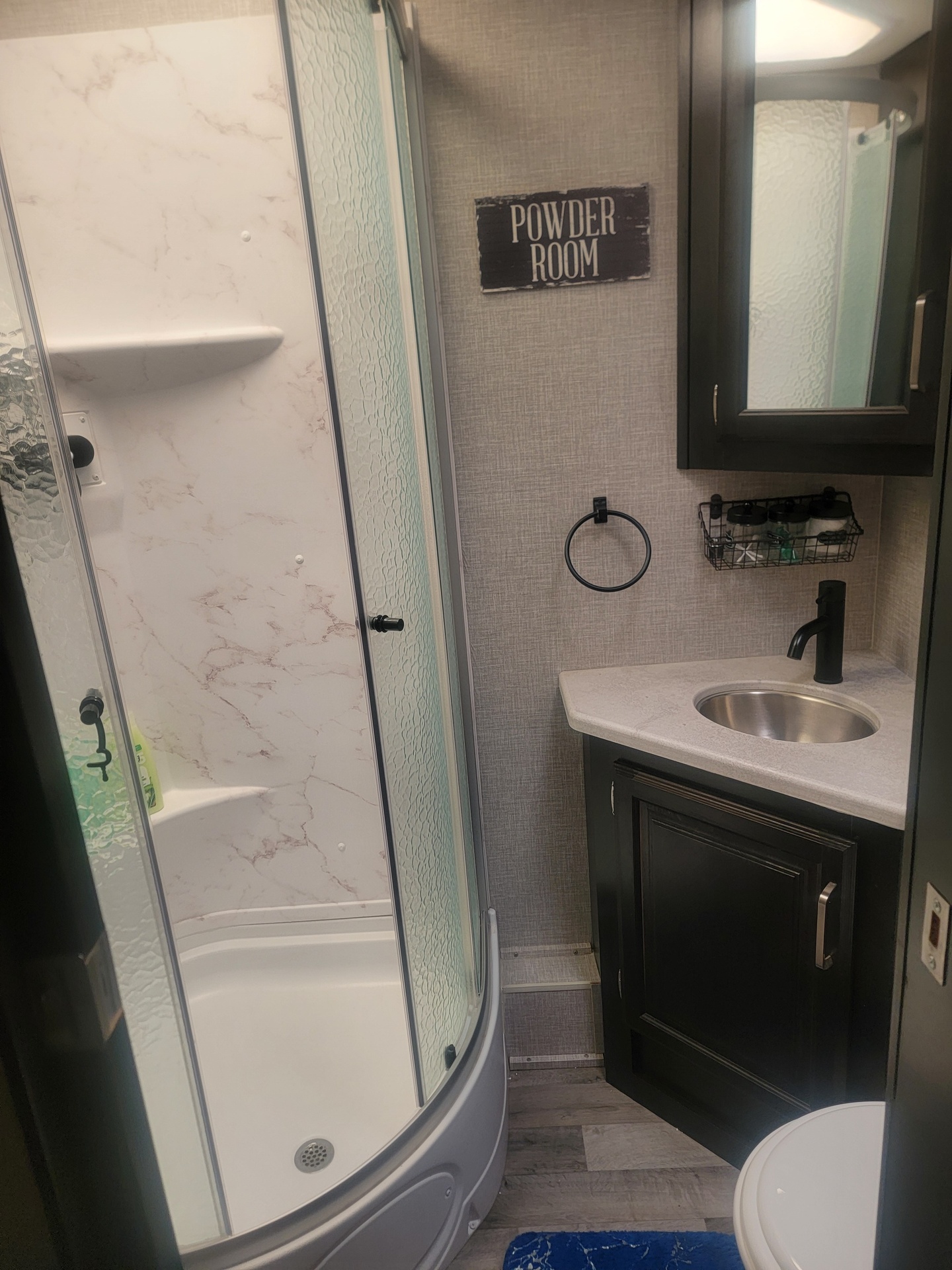 POWDER ROOM.jpg - 2022 Jayco Class C Motorhome rental photo 9