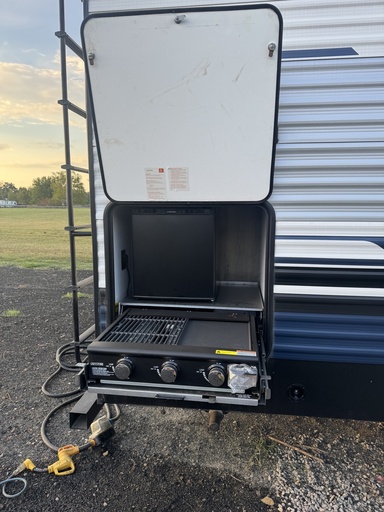 2025 Palomino Puma 32BH2B Travel Trailer for rent in Lavaca, AR