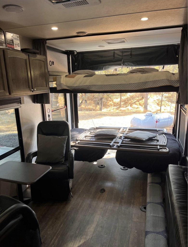 IMG_0324.jpg - 2019 Eclipse Toy Hauler rental photo 5