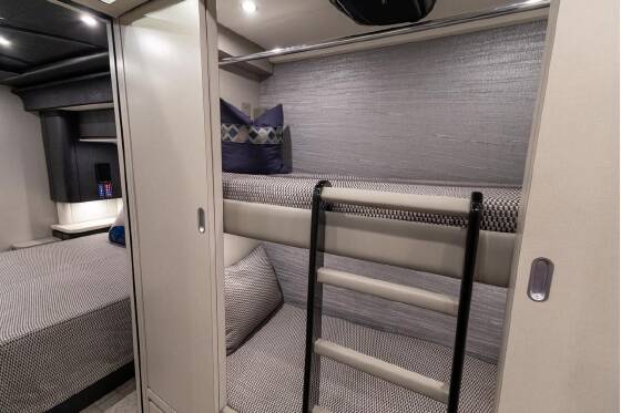 IMG_4818.jpeg - 2020 Newell Class A Motorhome rental photo 3