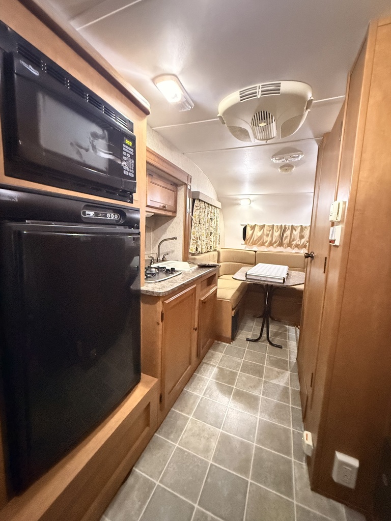IMG_0507.jpeg - 2011 Heartland Travel Trailer rental photo 3