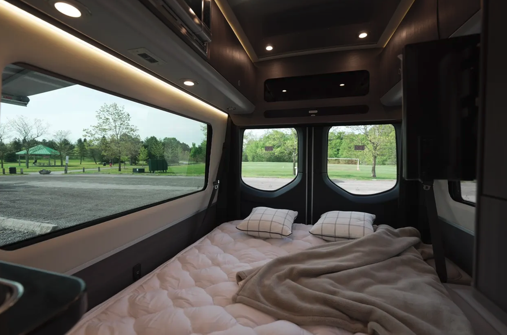 IMG13.png - 2022 Airstream Class B Motorhome rental photo 13