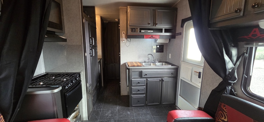 1000016284.jpg - 2008 Coachman Toy Hauler rental photo 5