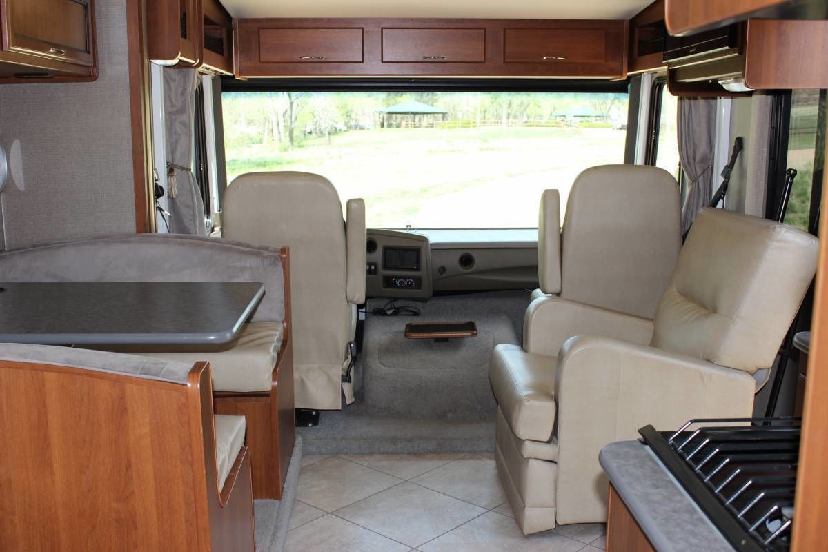 Photo 4 - 2015 Fleetwood Class A Motorhome rental photo 6