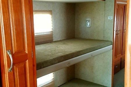Photo 4 - 2007 Coachmen Class A Motorhome rental photo 6