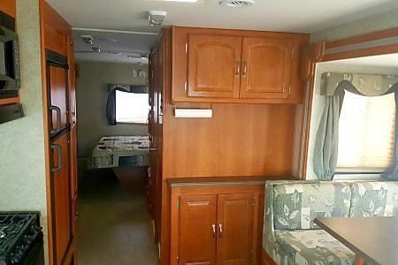 Photo 5 - 2007 Coachmen Class A Motorhome rental photo 7