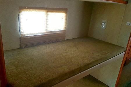 Photo 7 - 2007 Coachmen Class A Motorhome rental photo 9