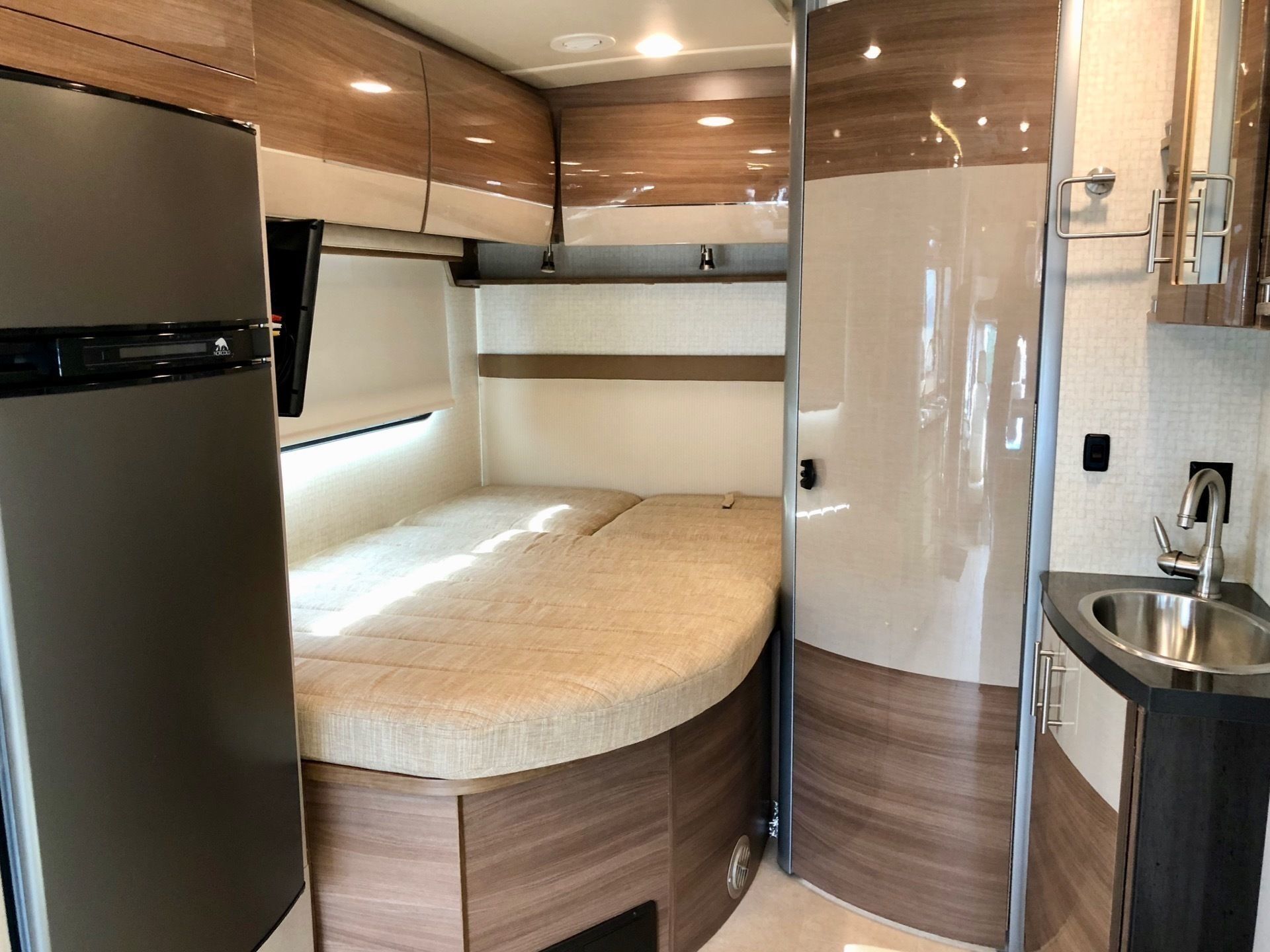 Photo 3 - 2016 Itasca Class C Motorhome rental photo 5