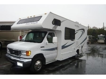 Photo 0 - 2006 Four Winds Class C Motorhome rental photo 2