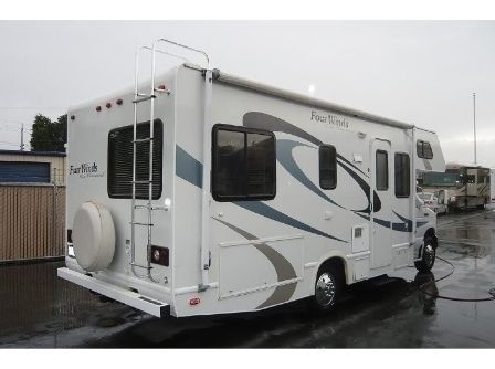 Photo 1 - 2006 Four Winds Class C Motorhome rental photo 3