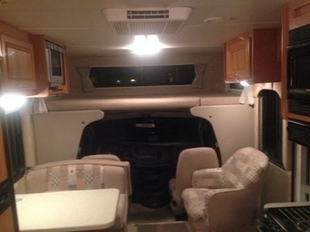 Photo 2 - 2006 Four Winds Class C Motorhome rental photo 4