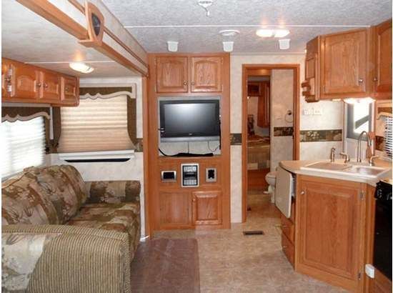 Photo 2 - 2007 Palomino Travel Trailer rental photo 4