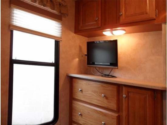 Photo 8 - 2007 Palomino Travel Trailer rental photo 10