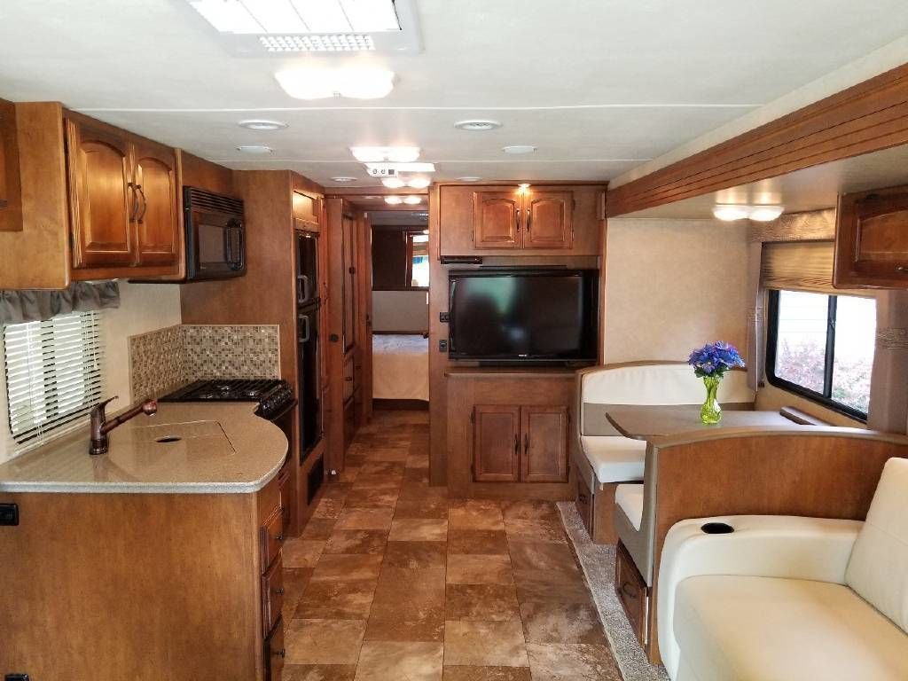 Photo 2 - 2013 Coachmen Class A Motorhome rental photo 4