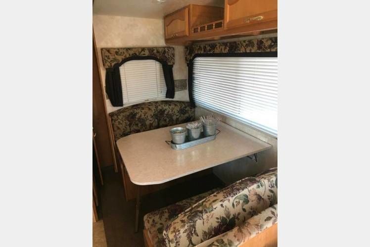 Photo 2 - 2003 Coachmen Fifth Wheel rental photo 4