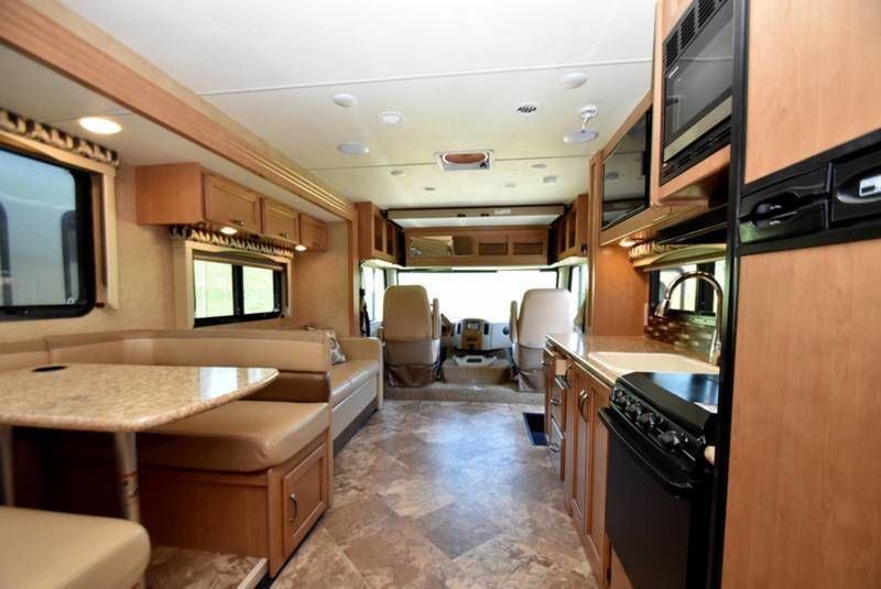 Photo 3 - 2016 Thor Class A Motorhome rental photo 5
