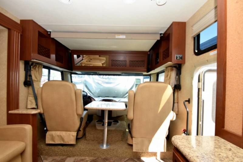 Photo 18 - 2016 Thor Class A Motorhome rental photo 20