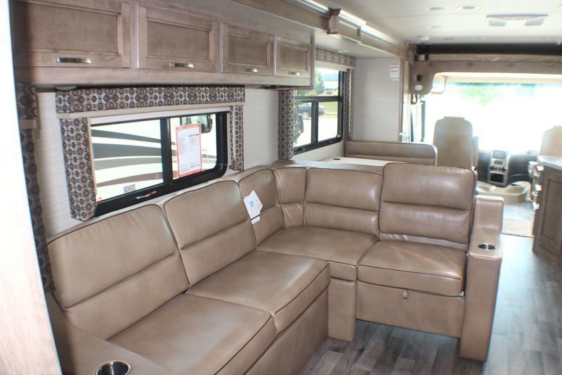 Photo 11 - 2016 Ford Class A Motorhome rental photo 13