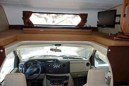 Photo 9 - 2017 Coachmen Class C Motorhome rental photo 11