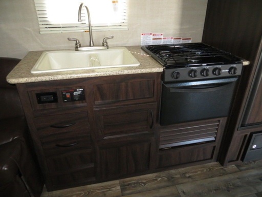2018 Pacific Coachworks 25FSB Toy Hauler for rent in Corona, CA