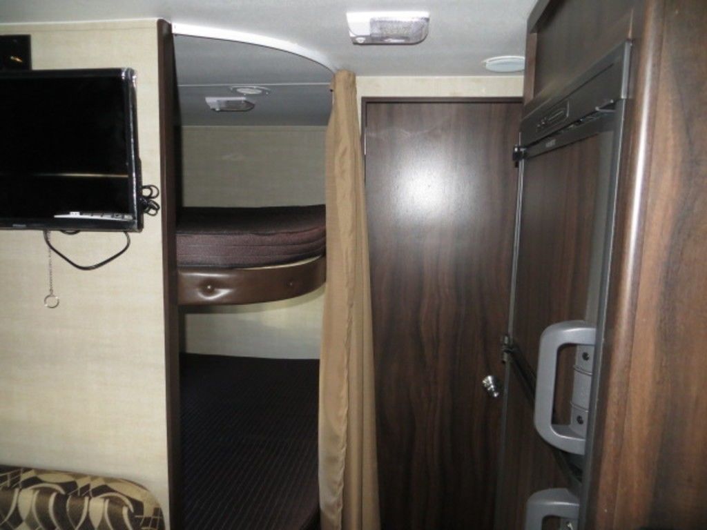 Photo 10 - 2018 Pacific Coachworks Travel Trailer rental photo 12