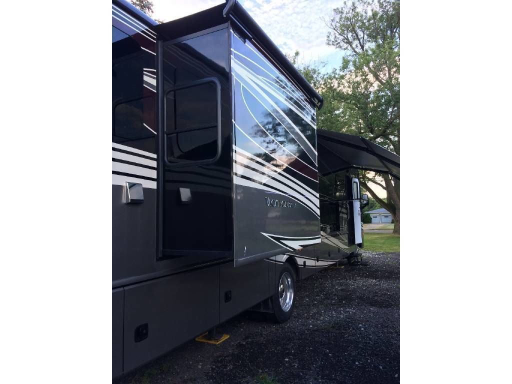 Photo 3 - 2018 Holiday Rambler Class A Motorhome rental photo 5