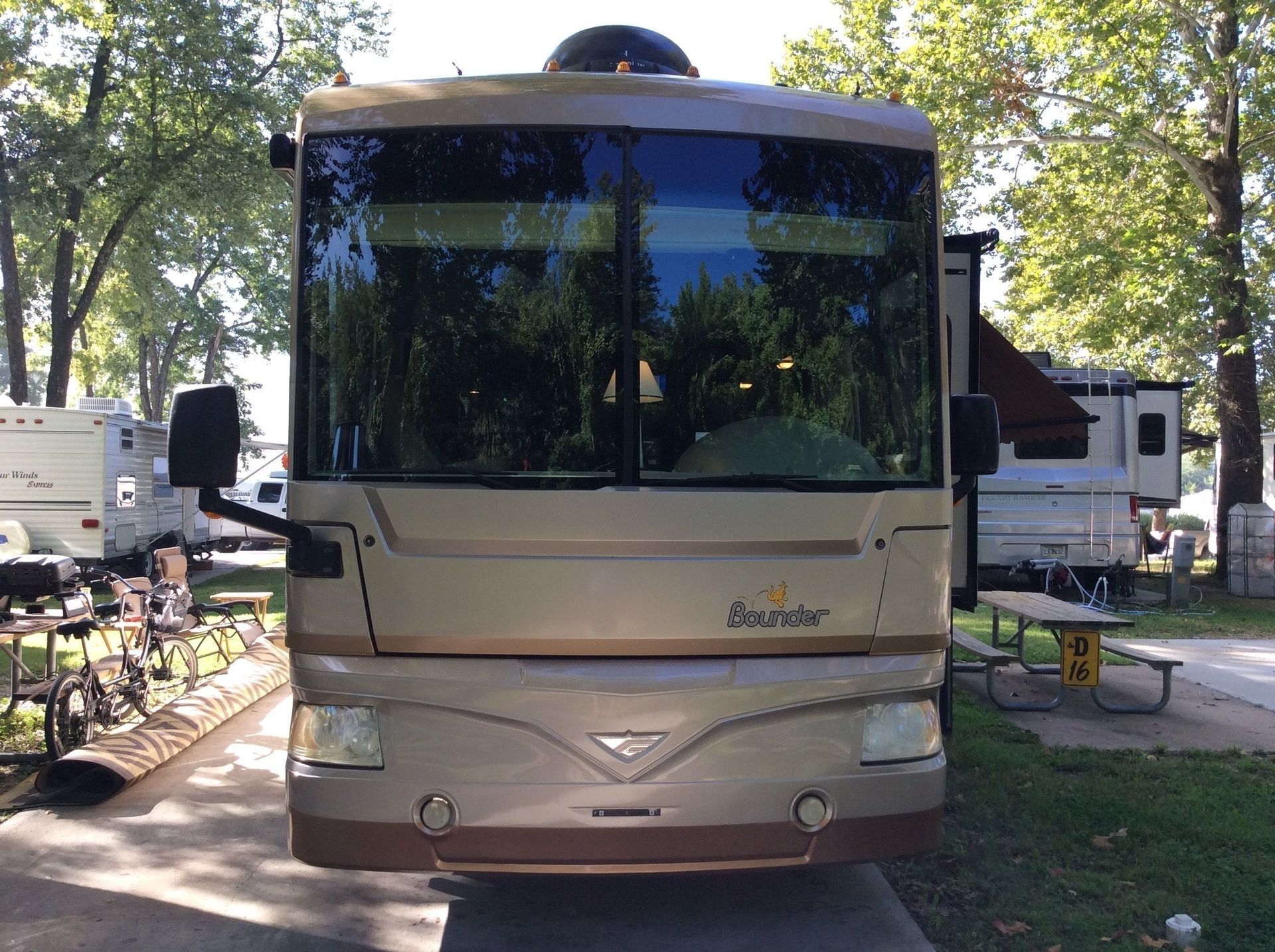Photo 3 - 2007 Fleetwood Class A Motorhome rental photo 5