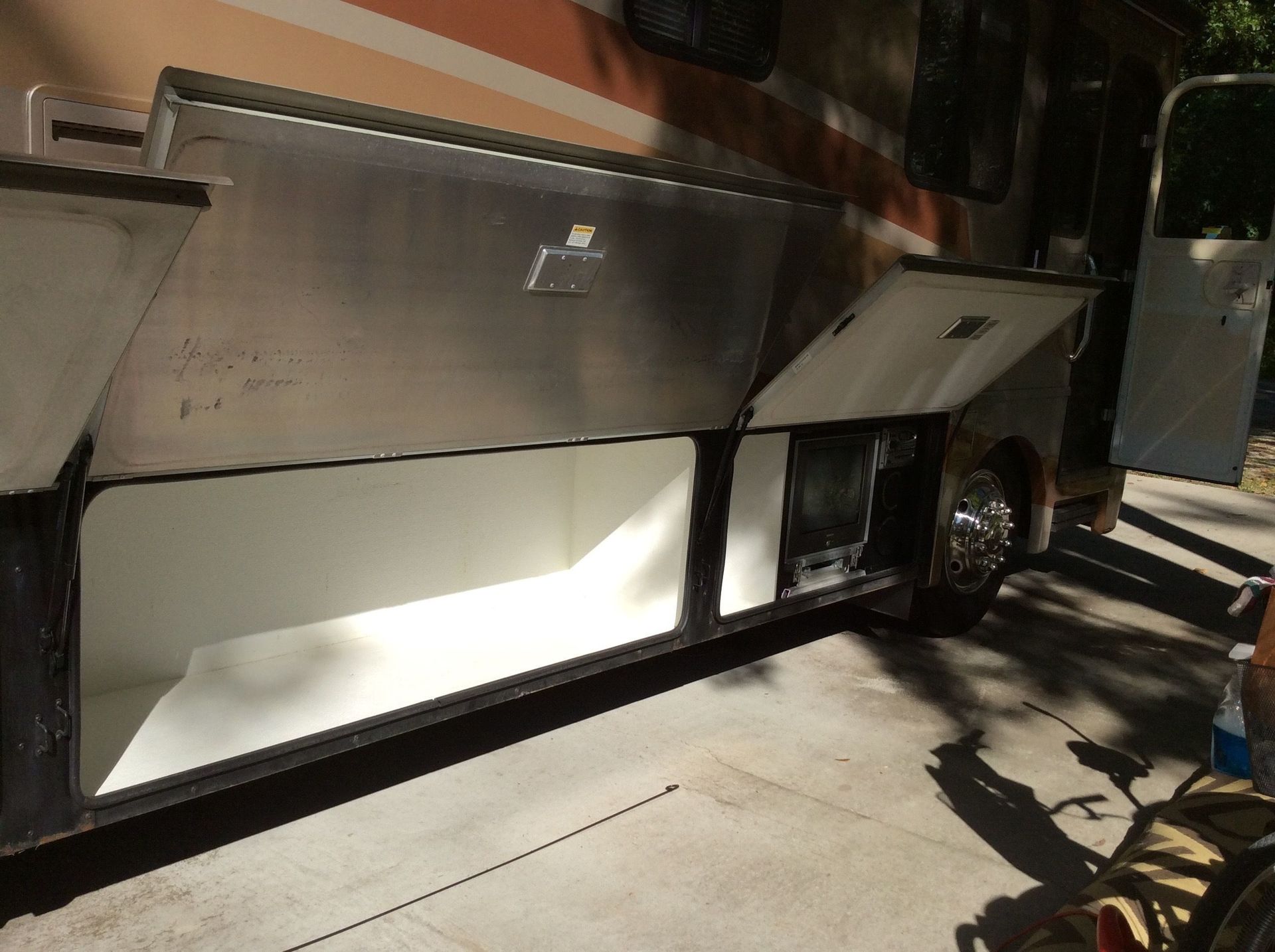 Photo 12 - 2007 Fleetwood Class A Motorhome rental photo 14