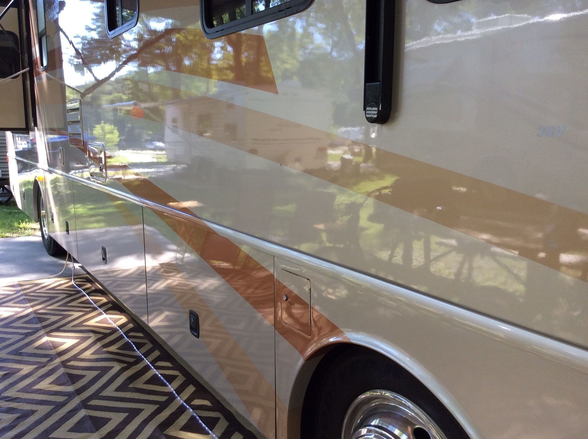 Photo 20 - 2007 Fleetwood Class A Motorhome rental photo 22