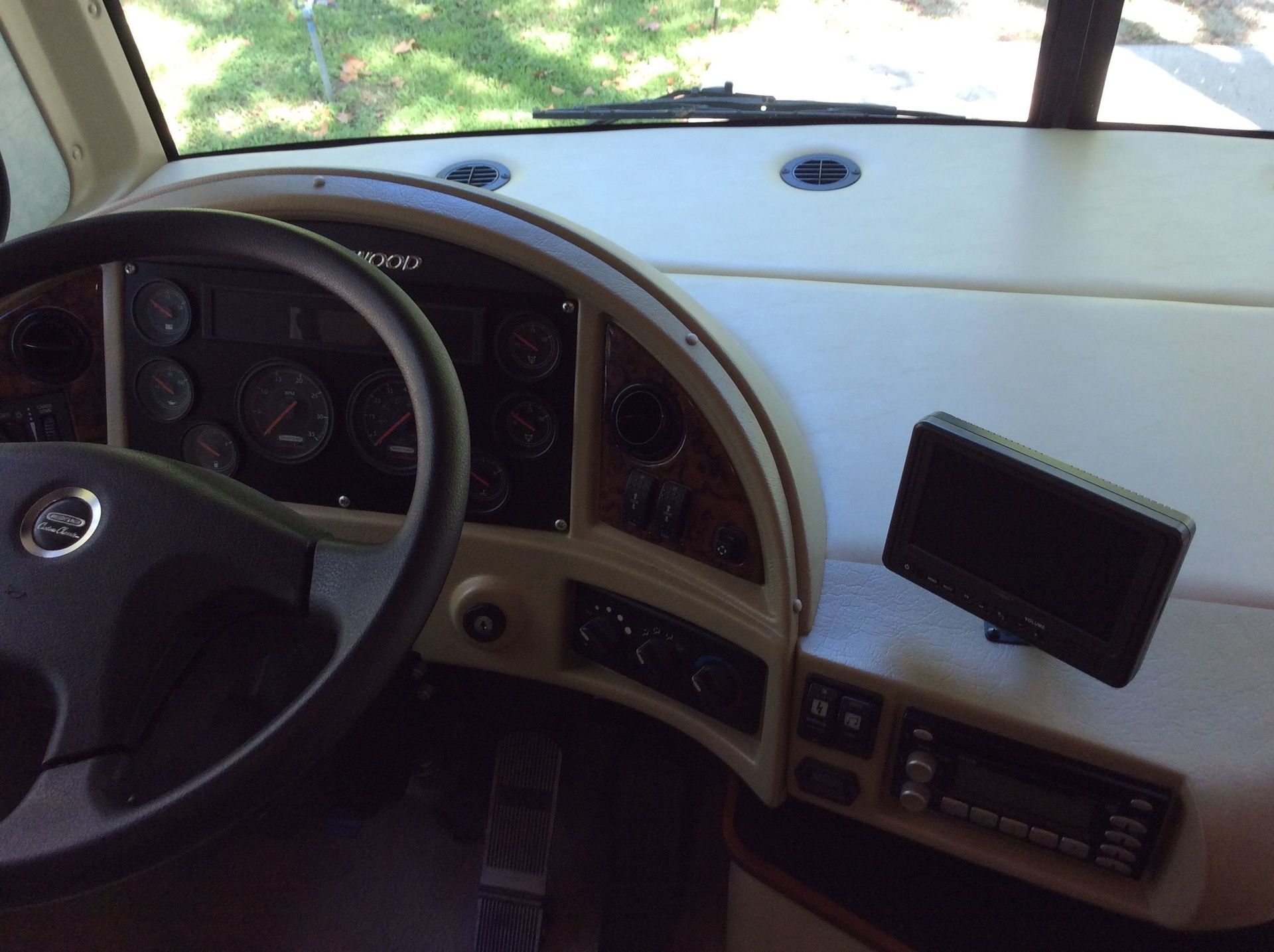 Photo 33 - 2007 Fleetwood Class A Motorhome rental photo 35