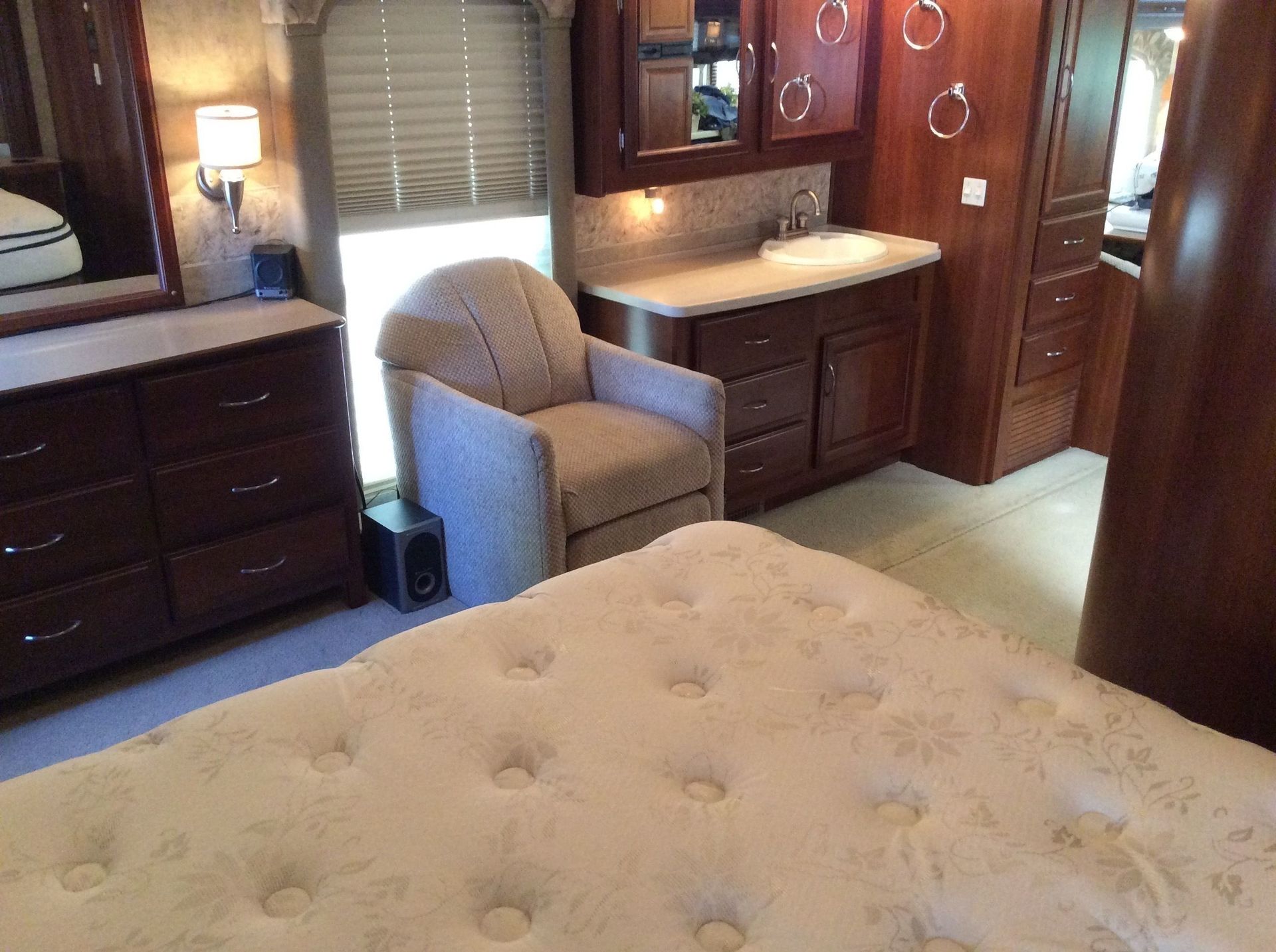 Photo 66 - 2007 Fleetwood Class A Motorhome rental photo 68