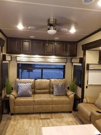 Photo 4 - 2016 Palomino Fifth Wheel rental photo 6