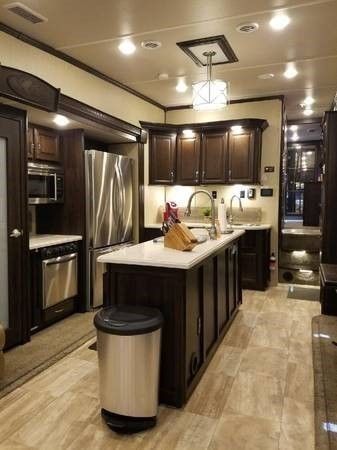 Photo 10 - 2016 Palomino Fifth Wheel rental photo 12