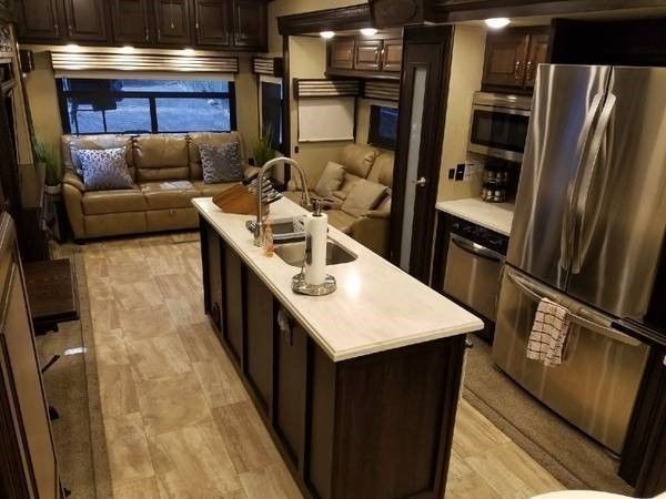 Photo 11 - 2016 Palomino Fifth Wheel rental photo 13